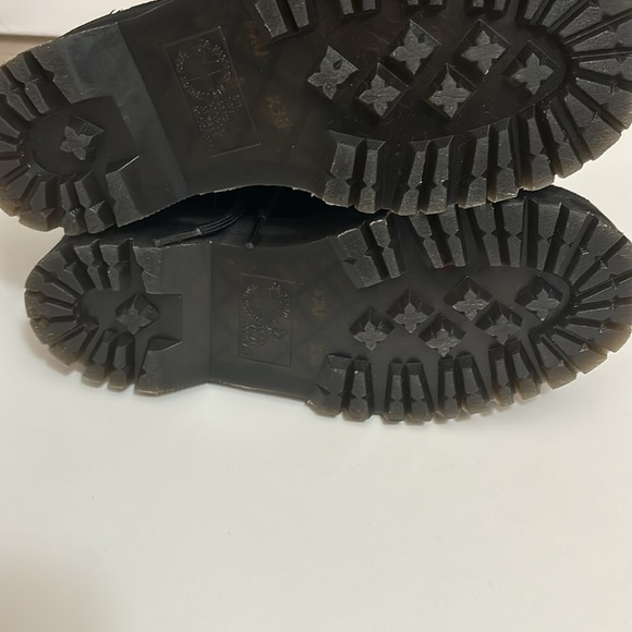 Doc Martin black platform boots - Picture 8 of 8